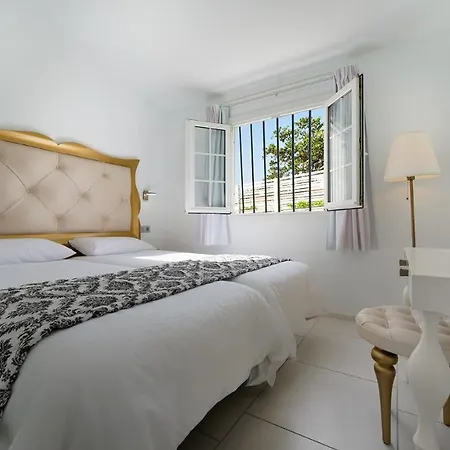 Adonis Apartment *