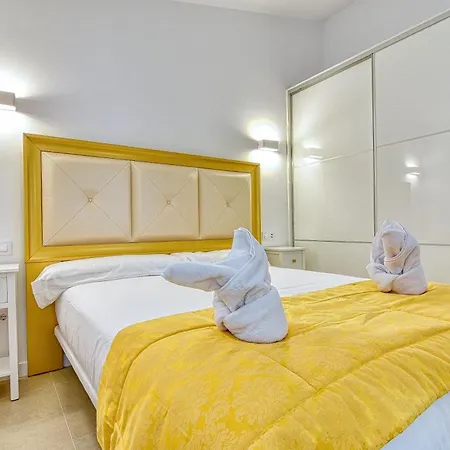 Adonis Apartment
