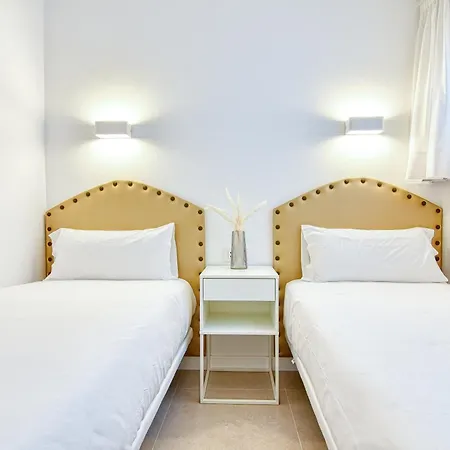 Adonis Apartment
