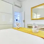 Adonis شقة *