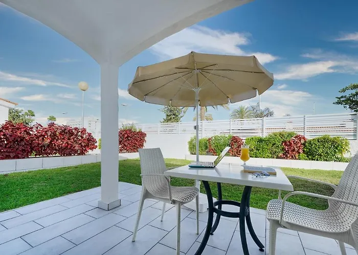 Adonis * بلايا ديل إنغلز